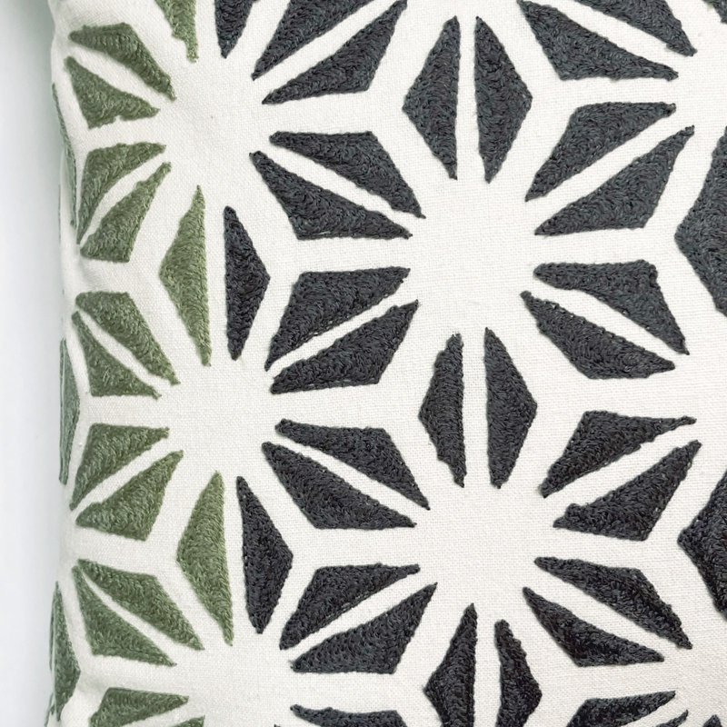 Coussin décoratif en coton et en laine Trellis Star Emb