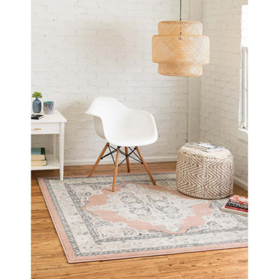 Saira Oriental Indoor Rug