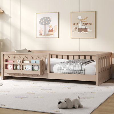 Lit plateforme simple en bois avec garde-corps et tablettes de rangement, naturel