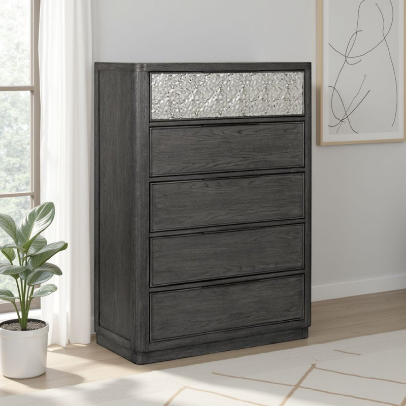 Commode haute Zoko, 5 tiroirs, détails en métal texturé, gris cendré