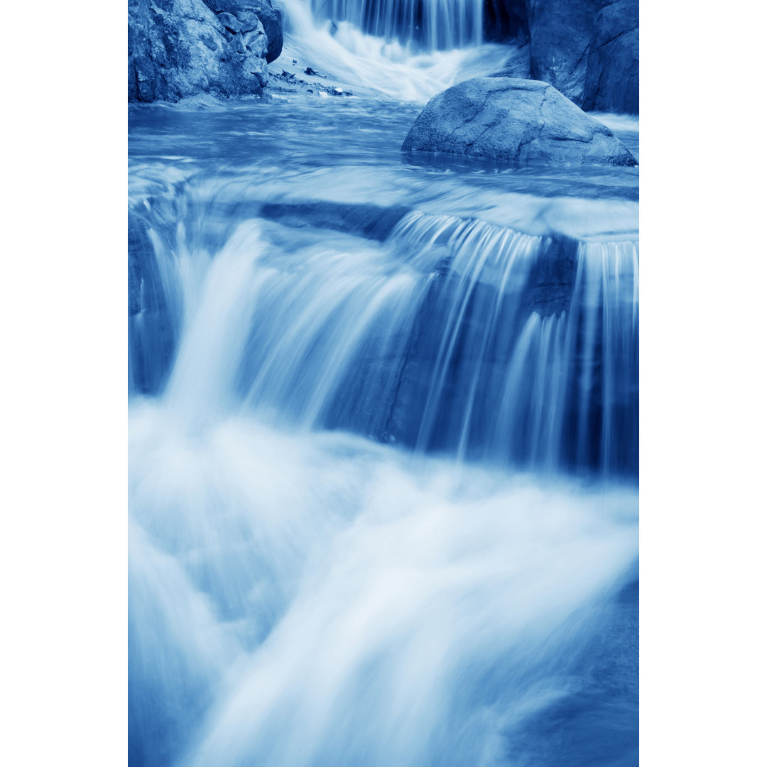 Wasserfall im Regenwald von Hudiemm - Kunstdrucke auf Leinwand