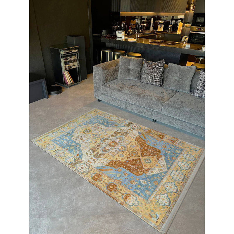 Tapis décoratif beige à motif bleu traditionnel de la collection Barcelona, Rectangle 4 pi 7,12 po x 6 pi 6,74 po