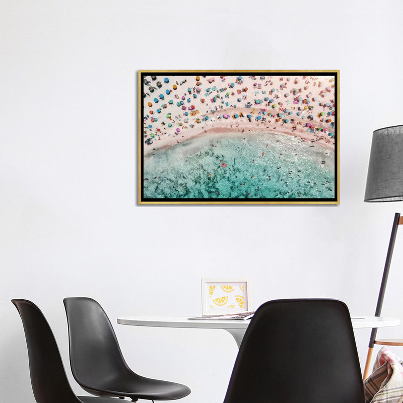 «Beachy» par Honeymoon Hotel - impression, Pas de tapis, H 26 po x l 40 po x 1,5 po, Toile encadrée d'or