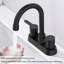 Robinet de lavabo de salle de bain pour 3 trous avec 2 poignées-120650262