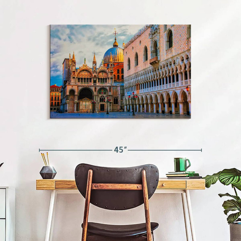 Kavia Saint Mark's Square, 26" H x 39" W