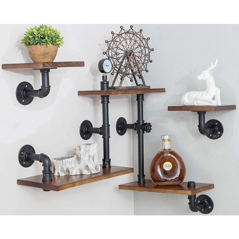 Étagère murale industrielle en tuyaux avec accents de bois rustique