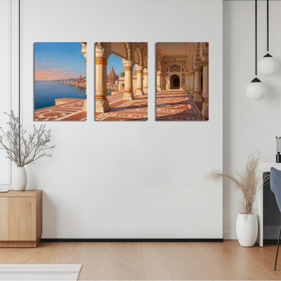 Ensemble de 3 tableaux sur toile représentant l'architecture des temples indiens
