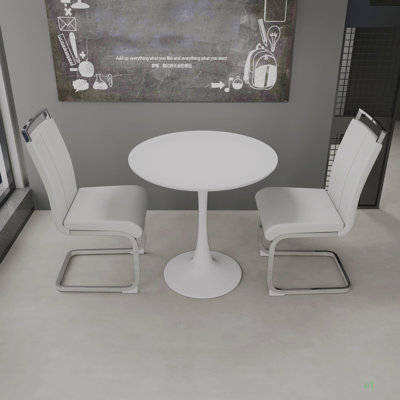 Table de salle à manger 31,5 "en noyer circulaire, table de salle à manger, table de salle à manger pour la cuisine, plateau et base en panneau de fibres à densité moyenne et ensemble de 2 chaises de salle à manger en métal noir