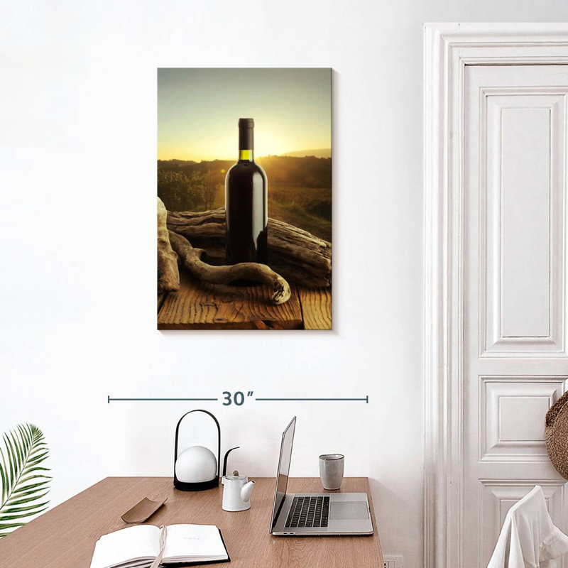 Vin rouge Yarlin Vineyard, H 30 po x l 20 po