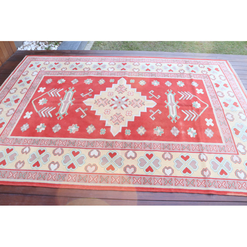 Tapis turc rétro idéal pour le salon et la chambre à coucher, accentuant une esthétique traditionnelle