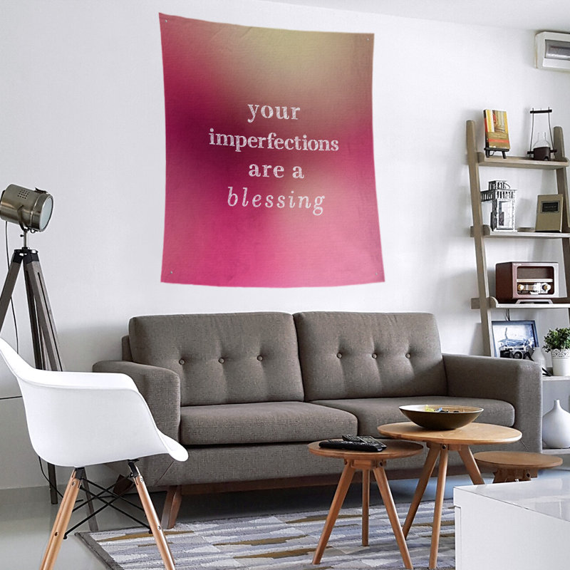 Tapisserie citation d’imperfections écrites en polyester, H 27,5 po x l 37,5 po, Lueur rose