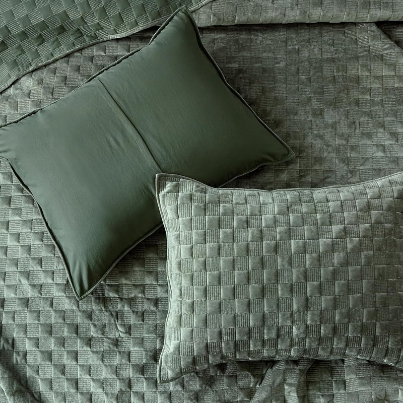 Zera MJ Velvet Coverlet/Bedspread with Pillowcases, Queen Coverlet/Bedspread + 2 Standard Pillowcases, Green