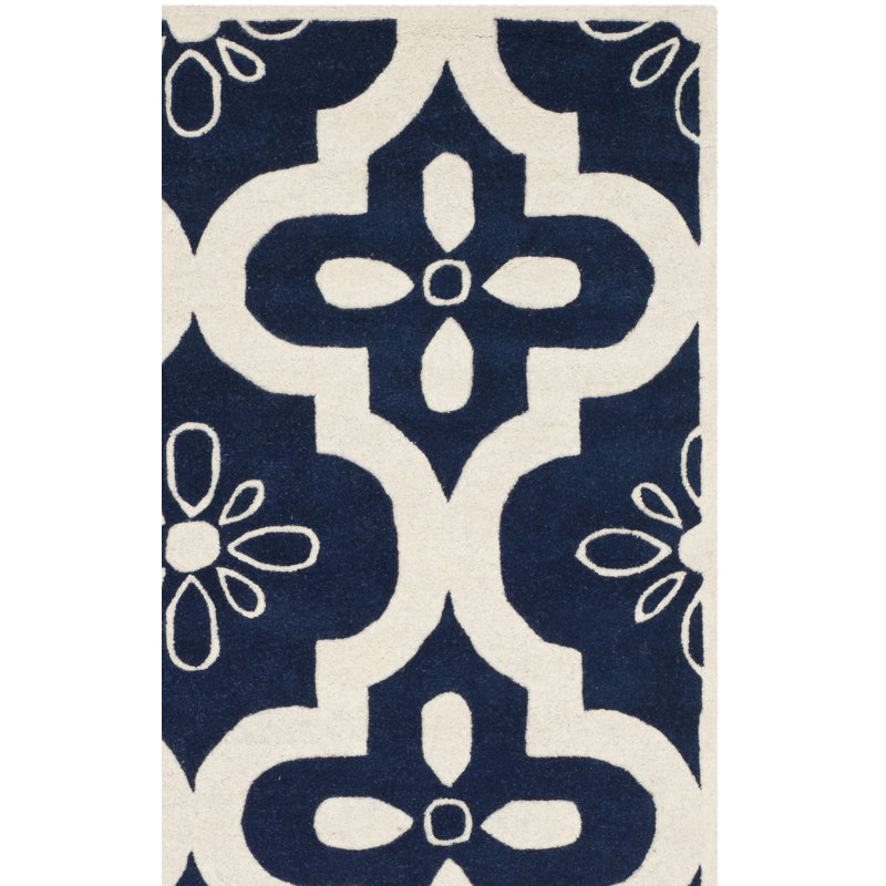 Tapis bleu foncé / ivoire en laine touffeté à la main Carolene, Rectangle de 5 pi x 8 pi
