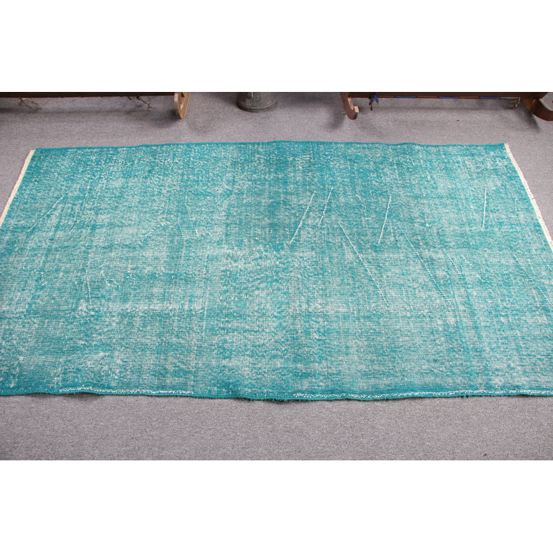 Tapis turc vert fait à la main avec un design rétro dans un style magnifiquement traditionnel