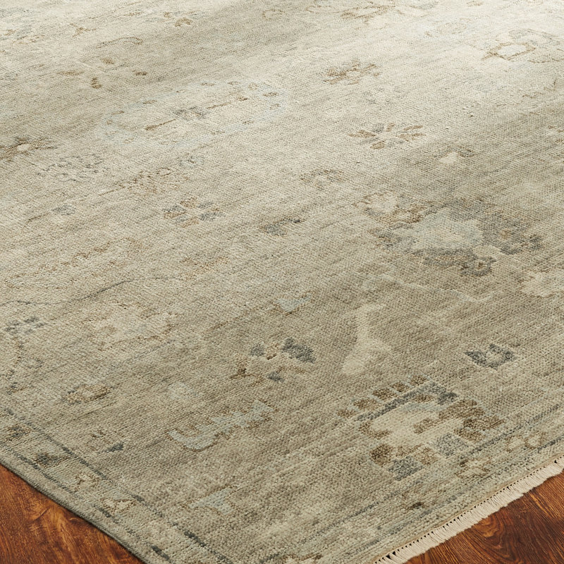 Kiern Hand Knotted Wool Flroal Area Rug in Gray, Rectangle 9' x 12'