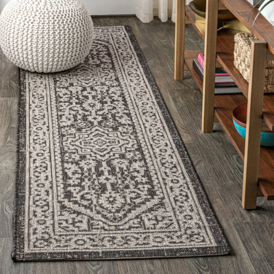 Moten Medallion Textured Weave Gray/Black Indoor/Outdoor Rug