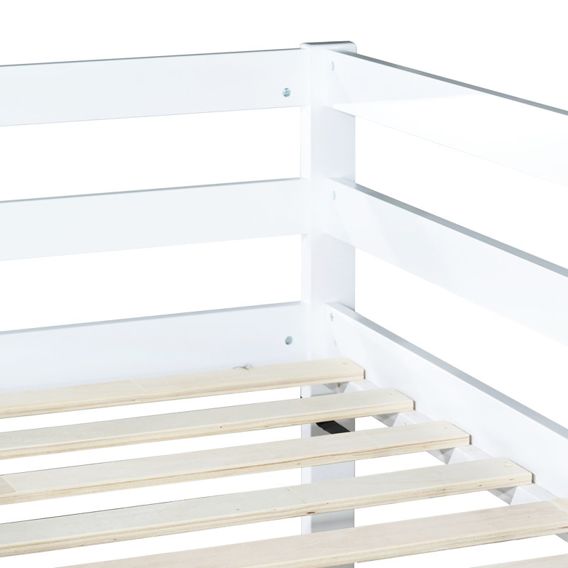 Lit mezzanine simple en bois massif en bois massif, blanc. Stable et sécuritaire. Espace de chambre supplémentaire. Installation facile. Optimisez le rangement. Processus simple