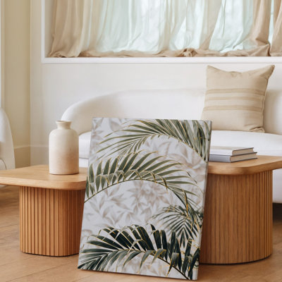 Toile, vue rapprochée de feuilles tropicales luxuriantes surdimensionnées, principalement dans des tons de vert et de tons beiges doux, mettant en valeur une toile
