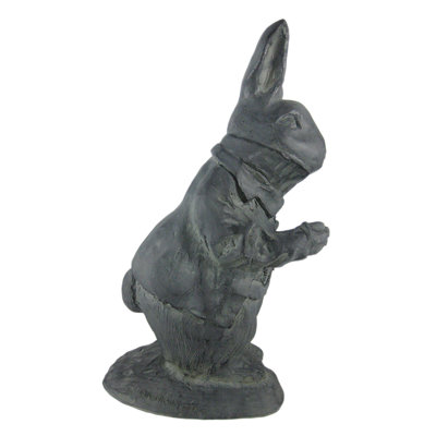 Statue de lapin `Alice au pays des merveilles`