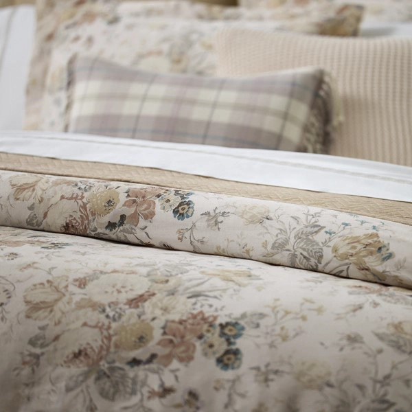 Gwynne Cream King Comforter Set, King Comforter + 2 King Pillowcases