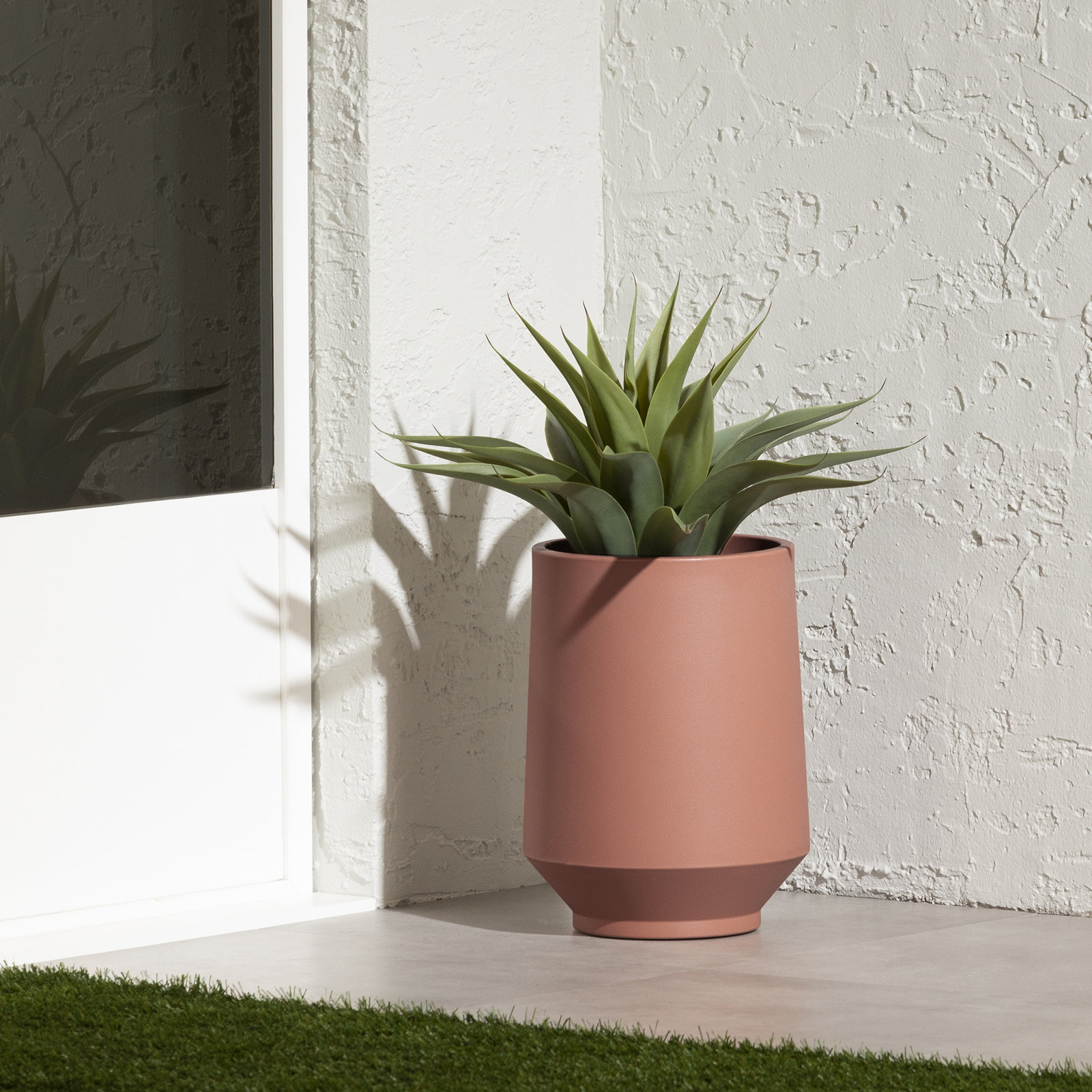 Dalya Pot Planter, 16.25" H x 12.25" W x 12.25" D, Orange