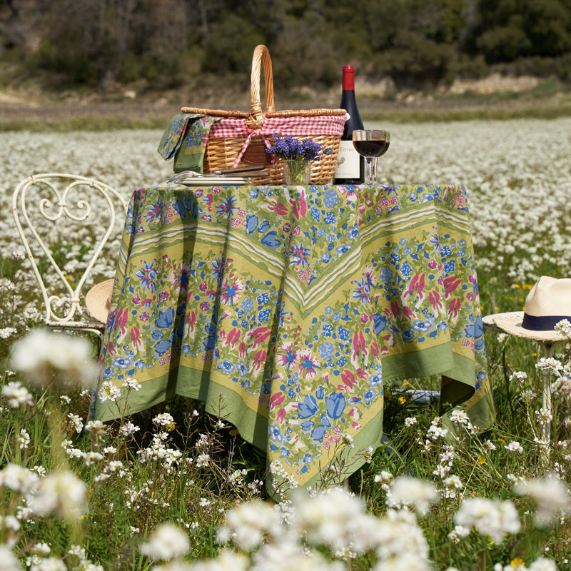 Jardine Tablecloth, 70" Round
