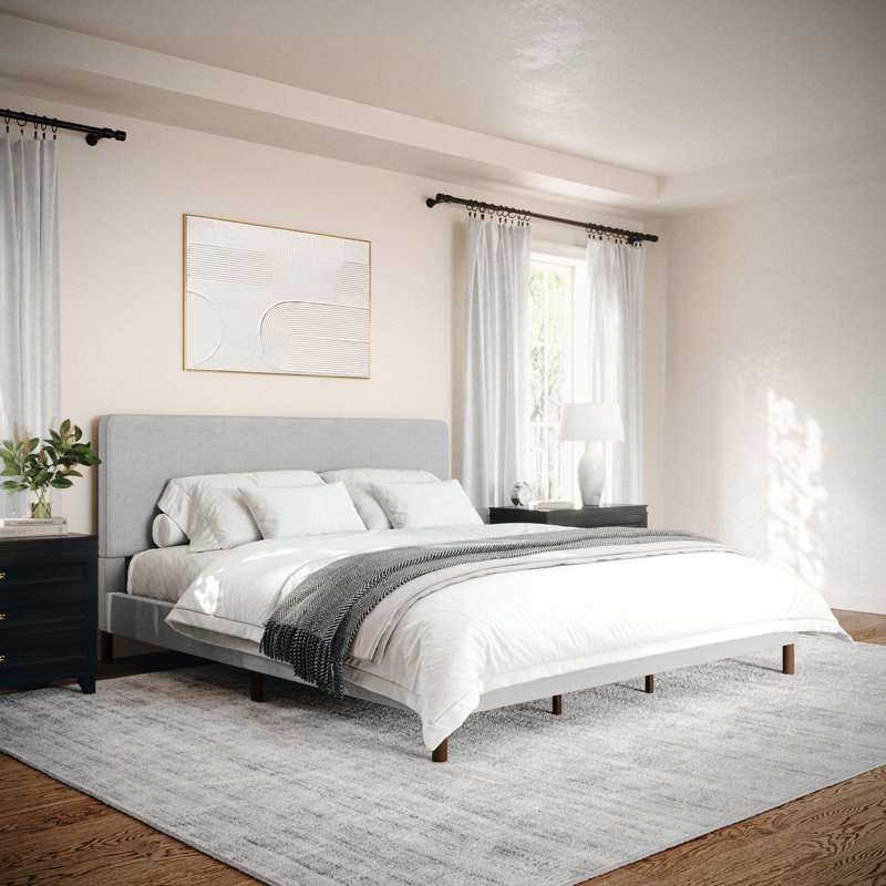 King Gray Linen Upholstered Platform Bed with Wood Frame