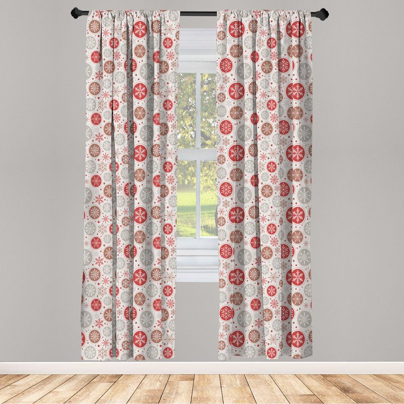 Rideaux de Noël 4 panneaux Red Barrel Studio®, imprimé flocons de neige, gris rubis pâle, L 56 po x L 63 po