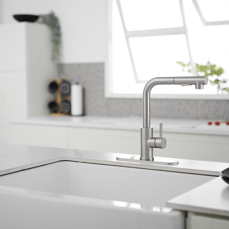 Brushed Nickel Single Handle Pull-Out Kitchen Faucet