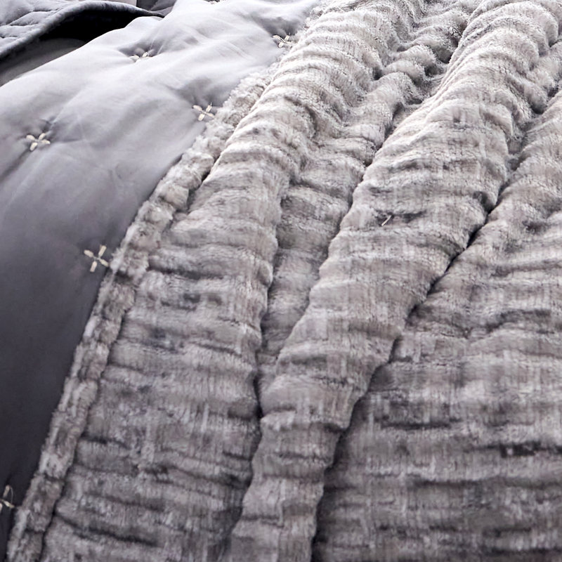 Wonderful Luxury Milky Velvet Quilt Set, Gray, King Quilt