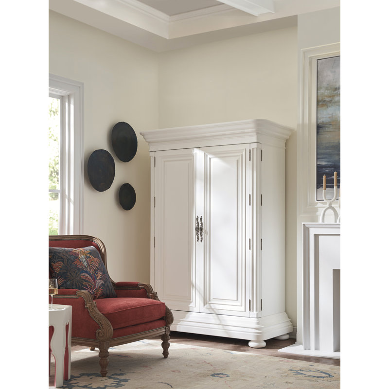 Armoire en bois manufacturé Villa Blanca