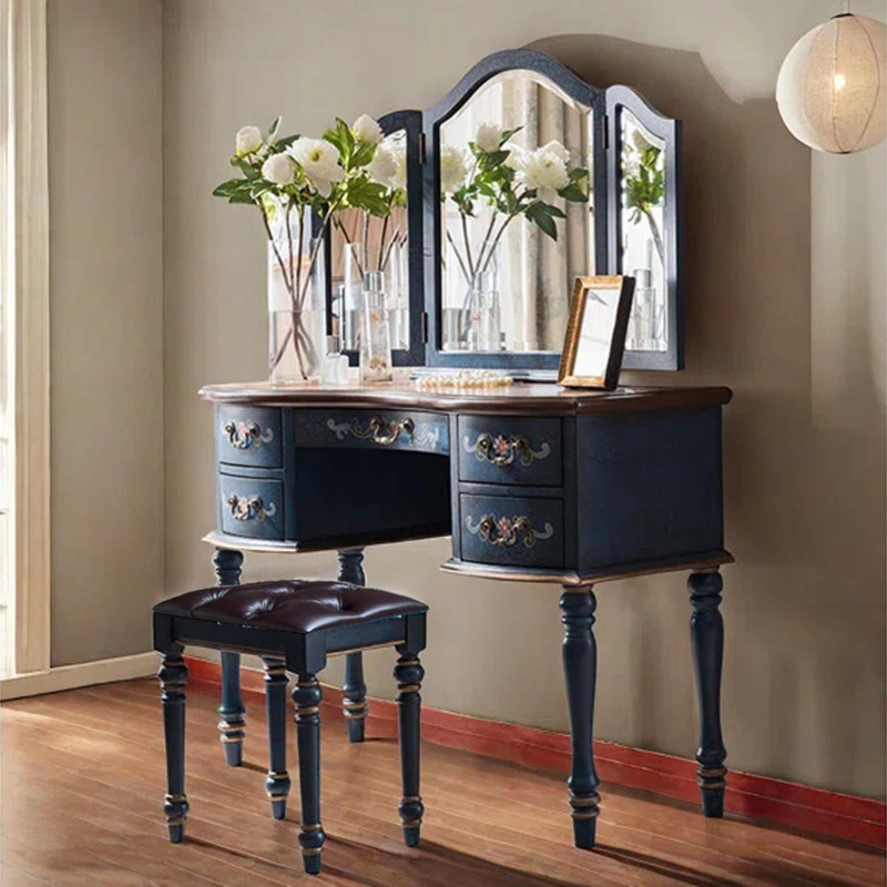 Myquisha Vanity