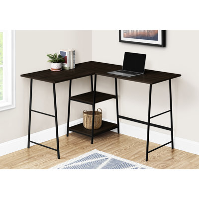 Bureau d'ordinateur en L pour espace de travail à domicile, 122 cm (48 po), stratifié brun, structure en métal noir, avec rangements intégrés, style moderne.