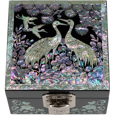 Boîte à bijoux fabriquée à la main de April Mountain - souvenir laqué noir avec motif de grue et d'oiseau, intérieur et miroir - cadeau élégant