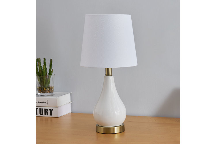 6 Best Bedside Lamps With USB Ports in the UK - Guiding Tech