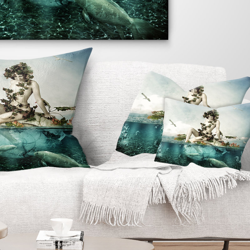 Coussin de siège en femme sexy portrait sur un coussin de réservoir