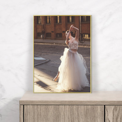 Cadre photo Tam Tam en or 18 x 24, cadre en aluminium à fixer au mur