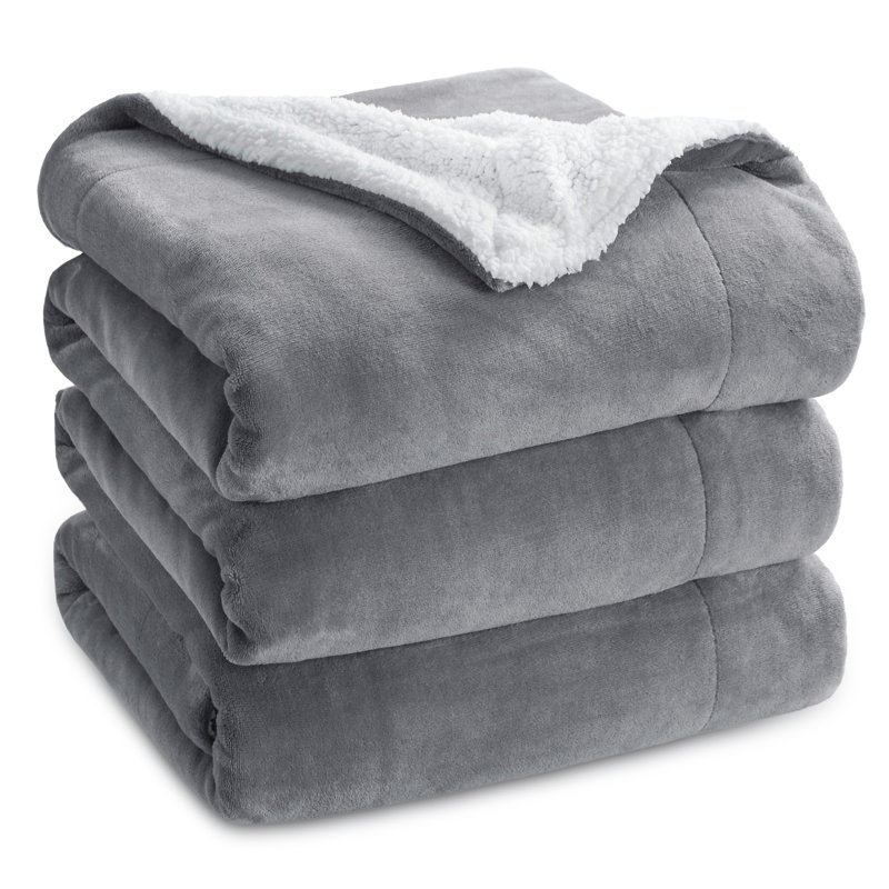 Jeté en sherpa Bedsure ™ GentleSoft ™ - couverture de lit chaude toutes saisons - bleu marine - cadeau idéal pour les étudiants