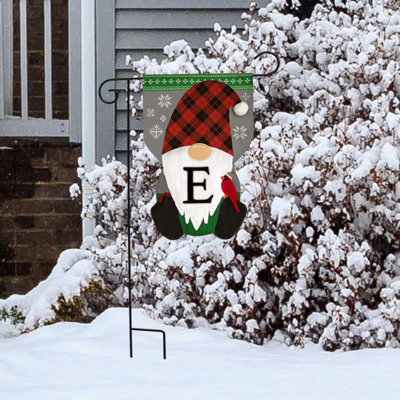 Gnome d'hiver, monogramme de la lettre E, drapeau du jardin