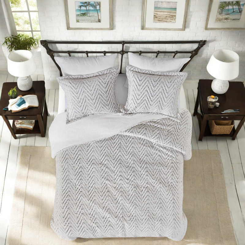 Soft Faux Fur Bedding Set, Ivory, Modern Chevron Design For Cozy Sleep
