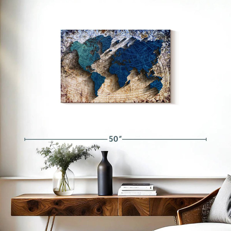 Carte du monde sculptée - reproduction sur toile tendue, H 30 po x l 20 po x P 1,25 po