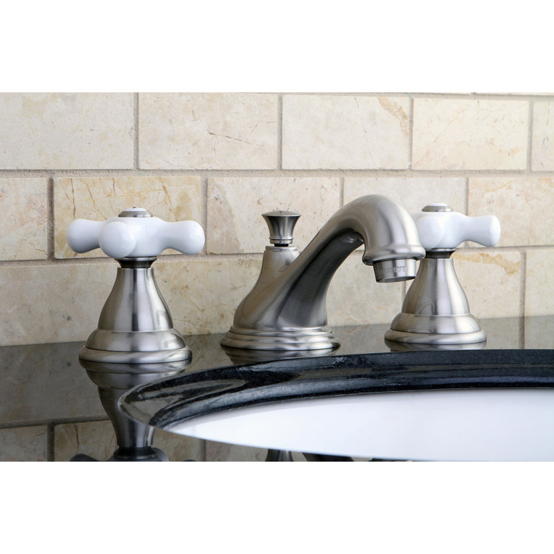 Robinet de salle de bain espacé à 2 poignées et 3 poignées Kingston, Nickel brossé