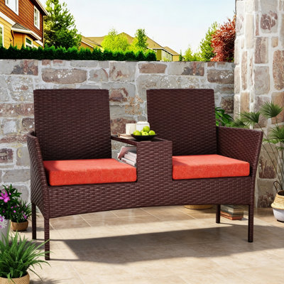 Canapé d'extérieur 2 places en résine tressée PE avec coussins moelleux et table basse en verre trempé, mobilier de jardin moderne en rotin, rouge.