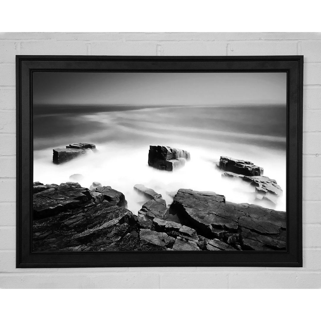 Gerahmtes Poster Surreal Ocean Rocks B N W