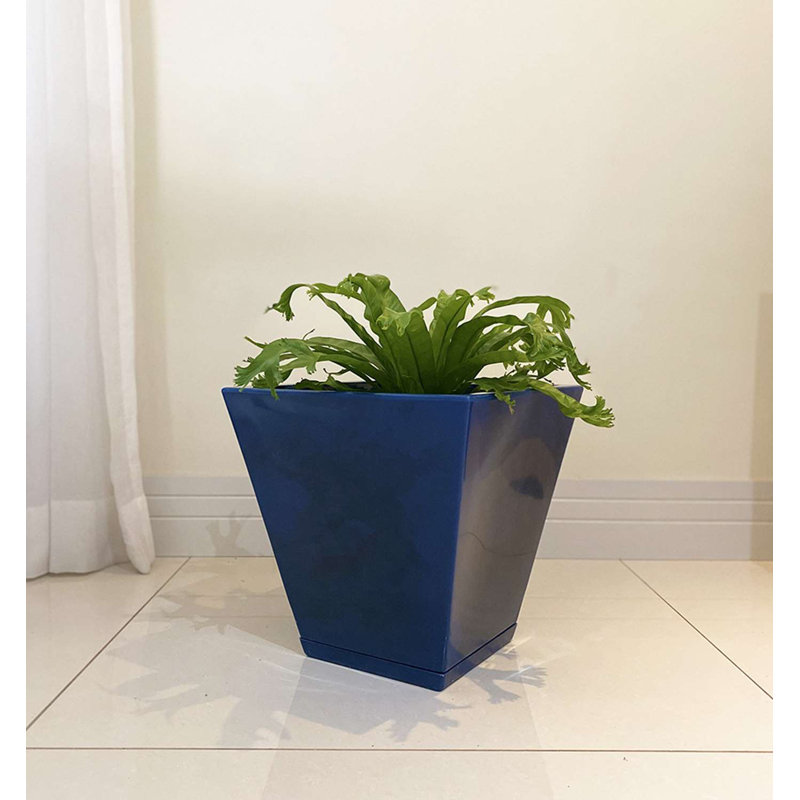 Pot à fleurs en résine Zurique, H 13,39 po x l 13,78 po x 13,78 po, Bleu