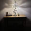 Lampe de table Haruko Tiffany en verre teinté blanc de style baroque avec des feuilles de fer et de lavande et des ampoules DEL l 14 po x P 14 po x H 24 po