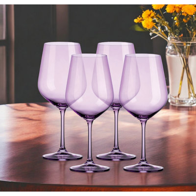 Ensemble de quatre verres à vin rouge