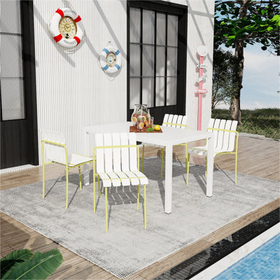 Ensemble de 4 chaises à blocs de couleur modernes à rayures - Siège en PP imperméable et pieds en métal robustes, ensemble de salle à manger pour l'intérieur, l'extérieur pour terrasse, balcon, café