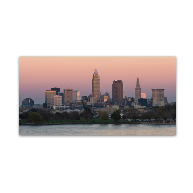 Cattima «Super Moon over Cleveland Nov 2», reproduction de photo sur toile tendue, H 16 po x l 32 po x P 2 po