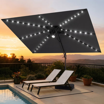 Parasol en porte-à-faux à lumière solaire 141 '× 104' avec base lestée 141